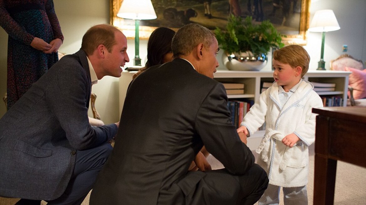 Φωτογραφίες: Ο πρίγκιπας Γεώργιος έβαλε τη ρόμπα του και συνάντησε τον Ομπάμα